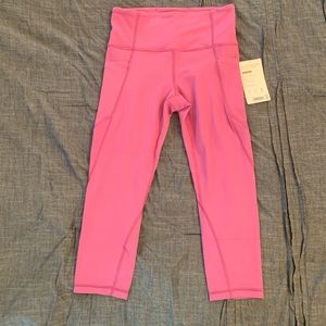 NWT Athleta Stash Pocket Salutation crops